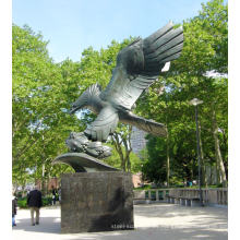 Escultura de águila de latón fundido de alta calidad